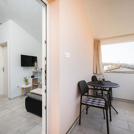 Charming Apartments Rose 1&2 With Pool ポレッチ エクステリア 写真
